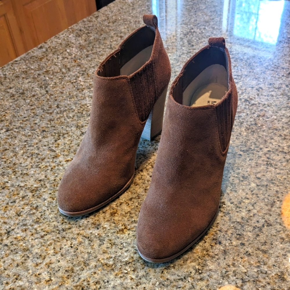 Women's Michael Kors Suede ankle Boots Brown barely worn